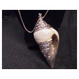 22"  925 necklace w / shell pendant