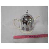 Tea Pot made "The Hall China Co."