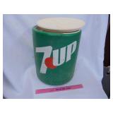 Vintage rounds 7 UP cooler