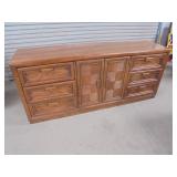 Dresser with 9 drawers