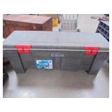 Rubbermaid Professional Plus container