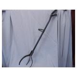 Fireplace log grabber