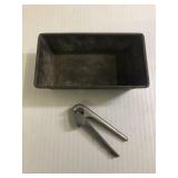 Bead pan and Garlic press