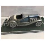 1/48 Scale 35 Duesenberg Car in Case