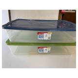 2 RubberMaid Storage Containers W/ Lids