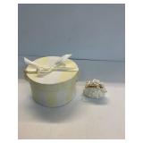 Mud Pie White Purse figurine ornament in Round