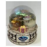 Beauty & The Beast (Disney) snow globe