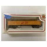 HO SCALE TRAIN CAR