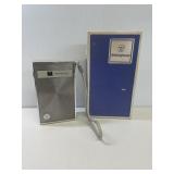 VINTAGE WESTINGHOUSE AM FM POCKET RADIO