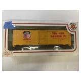 HO SCALE TRAIN CAR