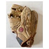 Vintage Mizuno Baseball Glove