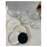 Pyrex 3 pc. bowl set with lids