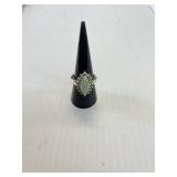 Size 7 ring.925 GSJ oval jade w/peridot