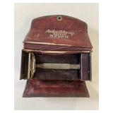 VINTAGE AUTO STROUP SAFETY RAZOR W/ RAZOR,