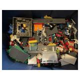 LARGE LOT OF MIXED LEGO PARTS & PIECES