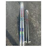 SET OF VINTAGE SNOW SKIS, 1980