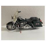 Harley Davidson 1/18 Scale Model Motorcycle