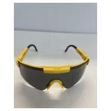 PITTSBURGH PIRATES BUCAROOS SUNGLASSSES