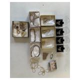 TRAY LOT COSTUME JEWELRY