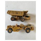 CONSTRUCTION TOYS ERTL DUMP NORSCOTT GRADER