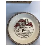 1983 ROYAL CHINA 10' Strawberry Pie Recipe Dish
