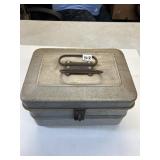 VINTAGE ALUMINUM LUNCH PAIL