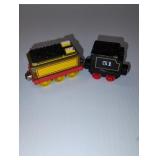 VINTAGE THOMAS THE TRAIN METAL TRAIN CARS