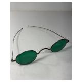 VINHTAGE OVAL GREEN ;LENSES WIRE SUNGLASSES