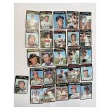 Lot of 25 1971 Topps Baseball Cards