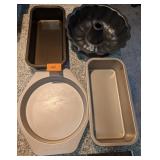 Baking pans. 4 pc. Like new.