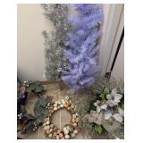 2 24 h Xmas trees and 1 Xmas wreath. Additional 2