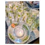 Tropical themed Melamine plates and Cups. 6 plates