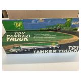 BP TOY TANKER WITH LIGHTS