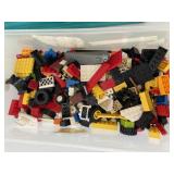 LOT OF MISC. LEGO PIECES