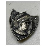 General MacArthur Guards Military Pin