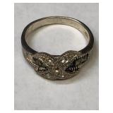 Vintage Sterling Silver 925 Ring with gemstones