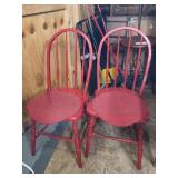 2 wooden chairs and pads 2 wooden chairs and pads