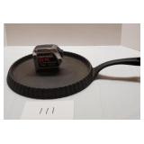 PAULA DEEN Cast iron pan and tape measure