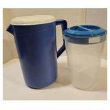 2 plastic kitchenware
