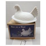 Hen on a nest - 7' with box Hen on a nest - 7' with box
