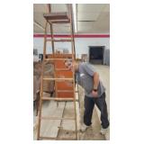 8 foot wooden ladder