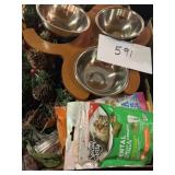 CAT TREATS; BOWLS / HOLIDAY CAT TREATS; BOWLS / HOLIDAY