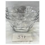 (3) PLASTIC SERVING BOWLS (3) PLASTIC SERVING BOWLS
