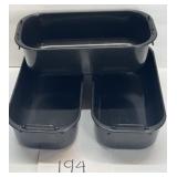 (3) black aluminum baking pans