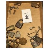Mixed lot of vintage locks & keys Mixed lot of vintage locks & keys