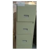 4 drawer metal filing cabinet; 15x18x41