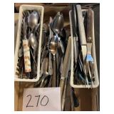 Mixed lot of silverware / utensils