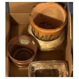 Mixed lot of clay planters Mixed lot of clay planters
