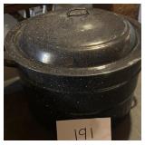 Large Enamelware cauldron / pot