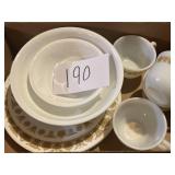 Vintage Pyrex / CORELLE dishes Vintage Pyrex / CORELLE dishes